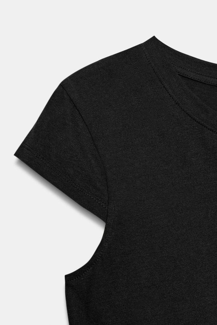 CAMISETA MINIMAL MANGA CORTA